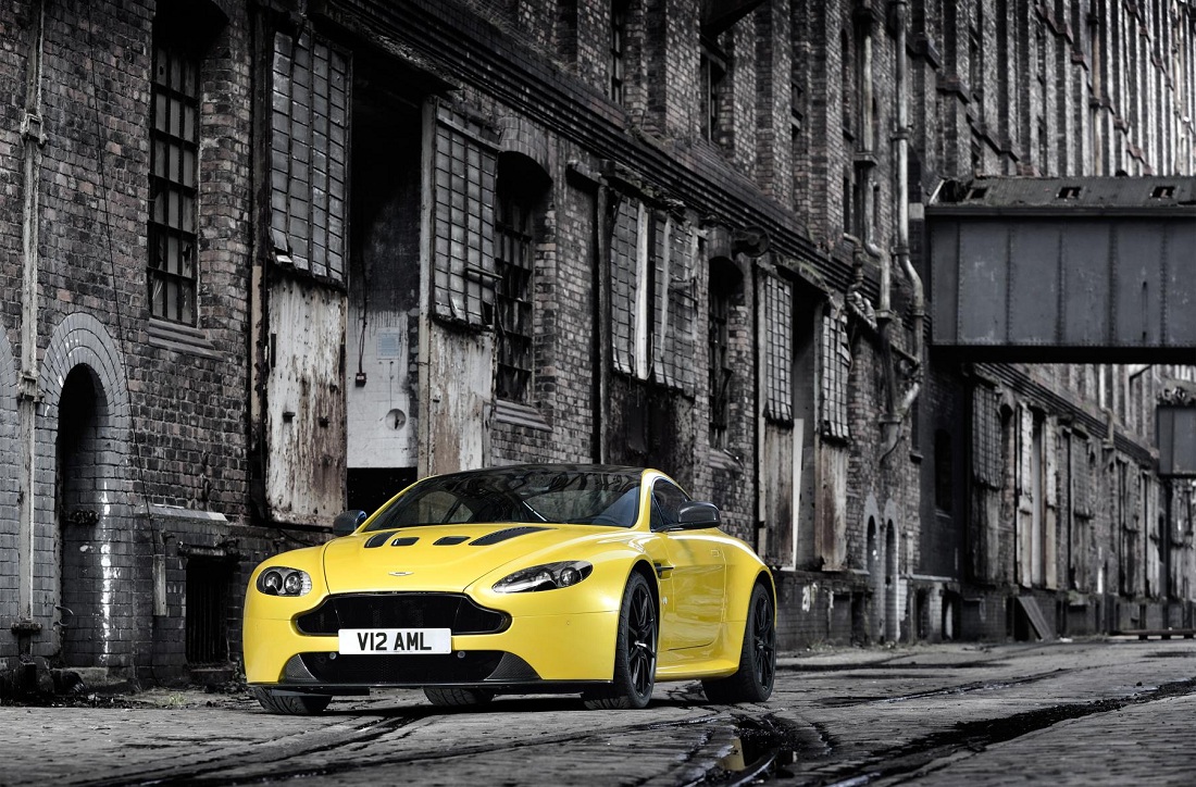 New Aston Martin V12 Vantage S (11).jpg